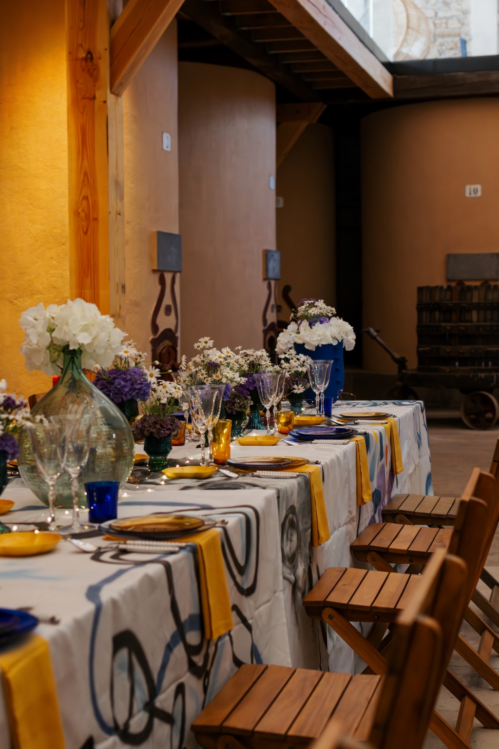 ORGANISATION DINER IMMERSIF VIGNOBLE PROVENCE PRIVATISATION EXCLUSIVE AGENCE HEDONISTERIE